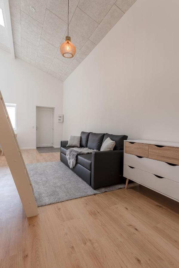 Studio Apartments Close To Airport Mithvagur Εξωτερικό φωτογραφία